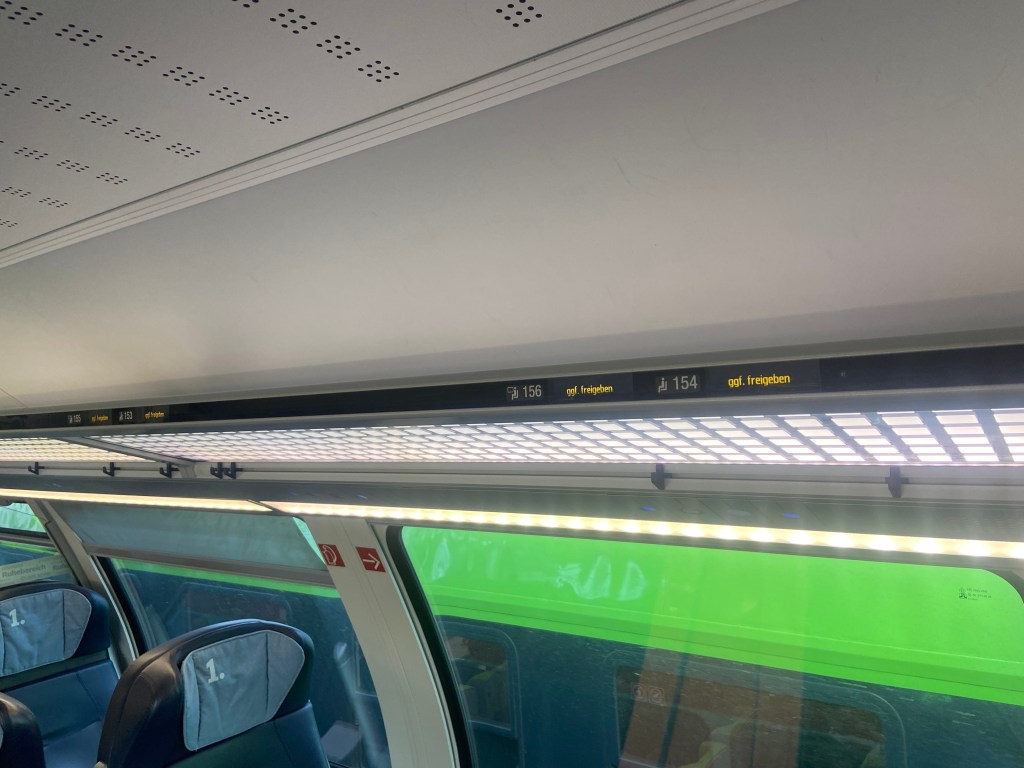 Warum sind einige Plätze in DB-Fernverkehrszügen möglicherweise&nbsp;reserviert?