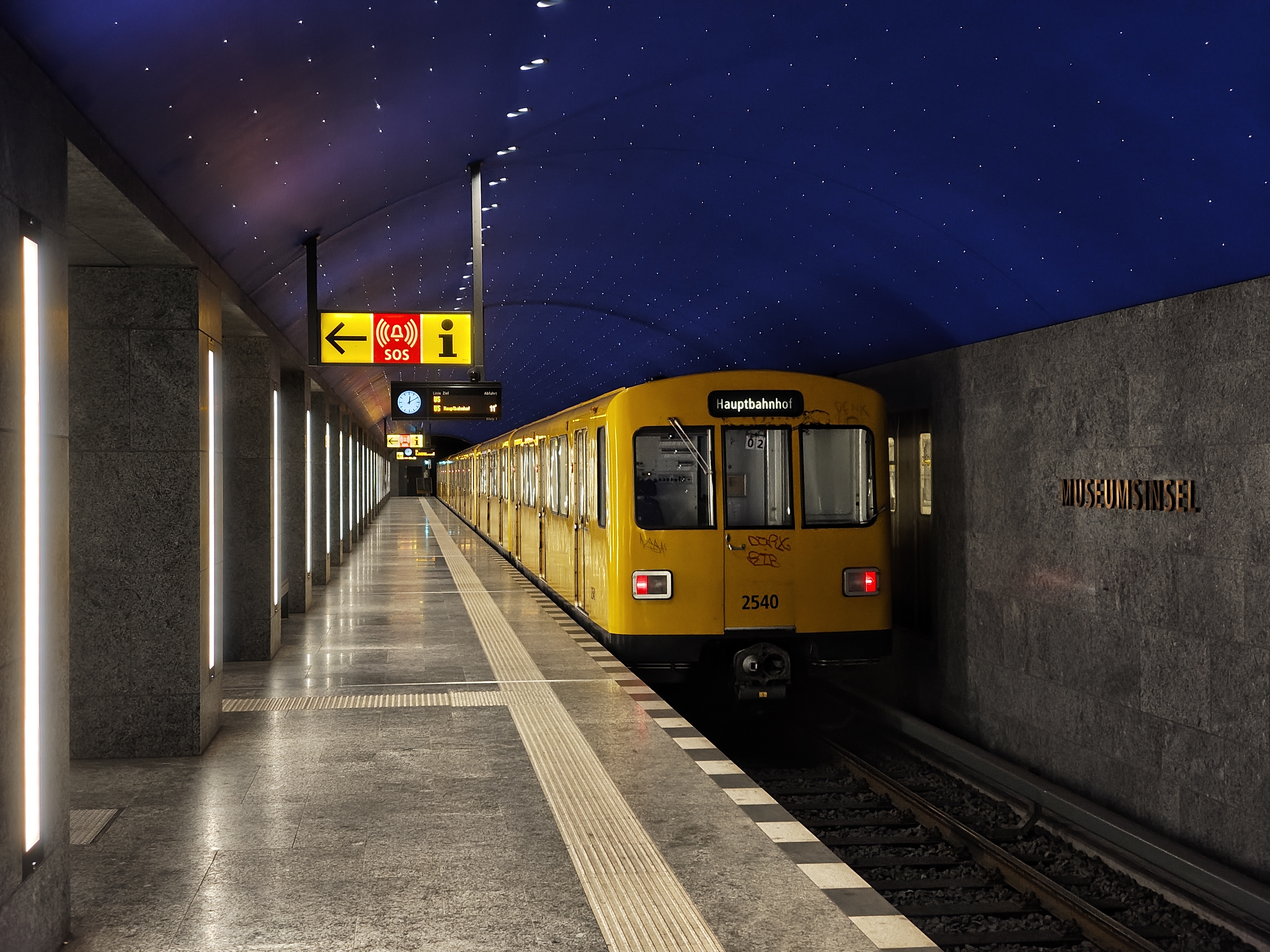 🌙 Nachts unterwegs in Berlin