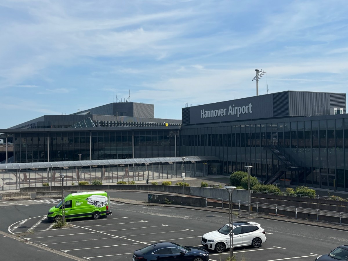 Flughafen Hannover-Langenhagen mit dem ÖPNV erreichen: Diese Linien bringen dich direkt zum&nbsp;Terminal